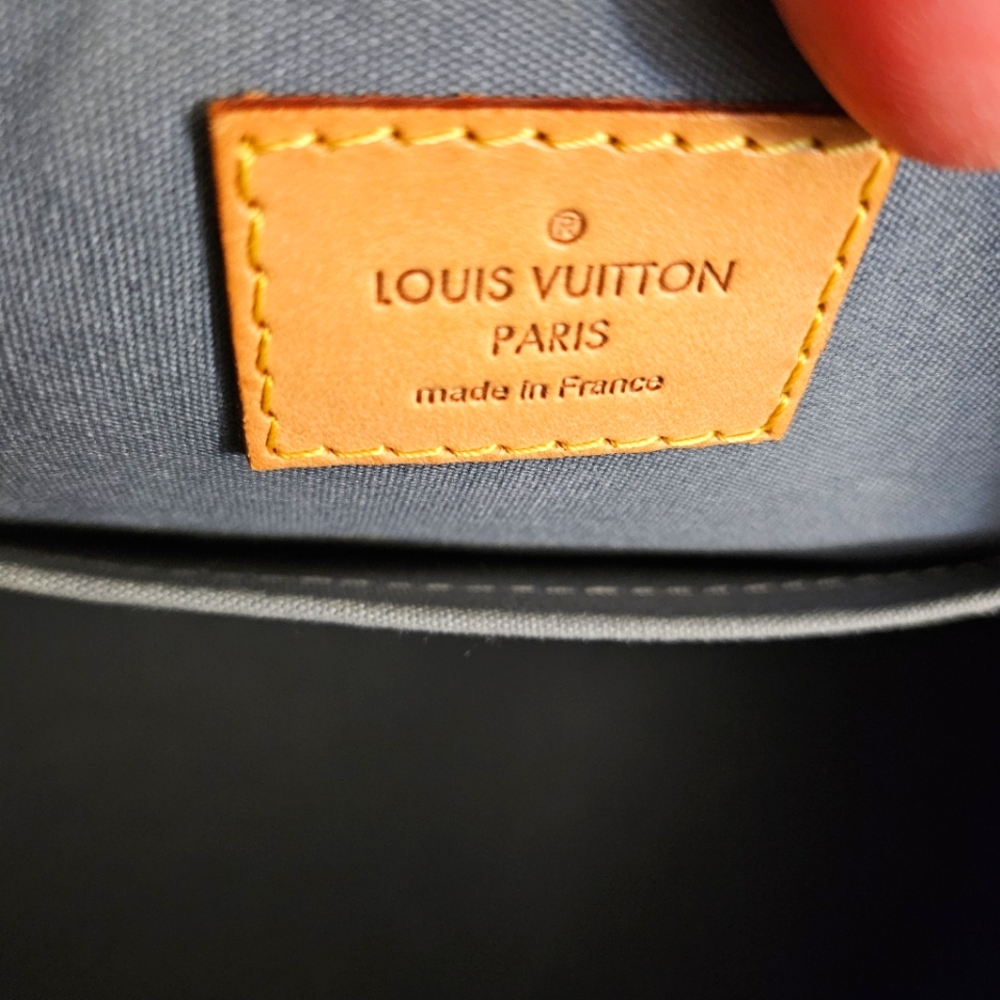 (SOLD)Authentic Louis Vuitton Vernis BB alma - Picture 9 of 12